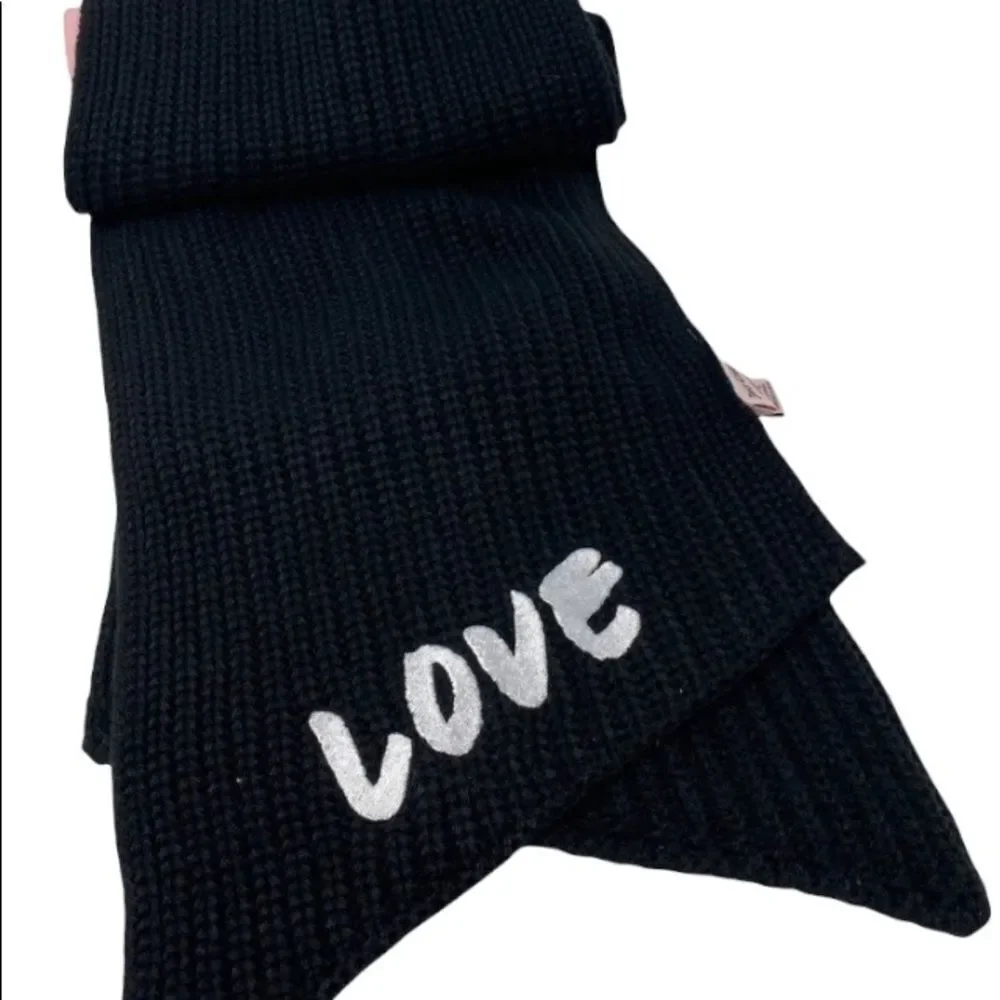 NWT JUICY COUTURE SCARF AND HAT  SET
